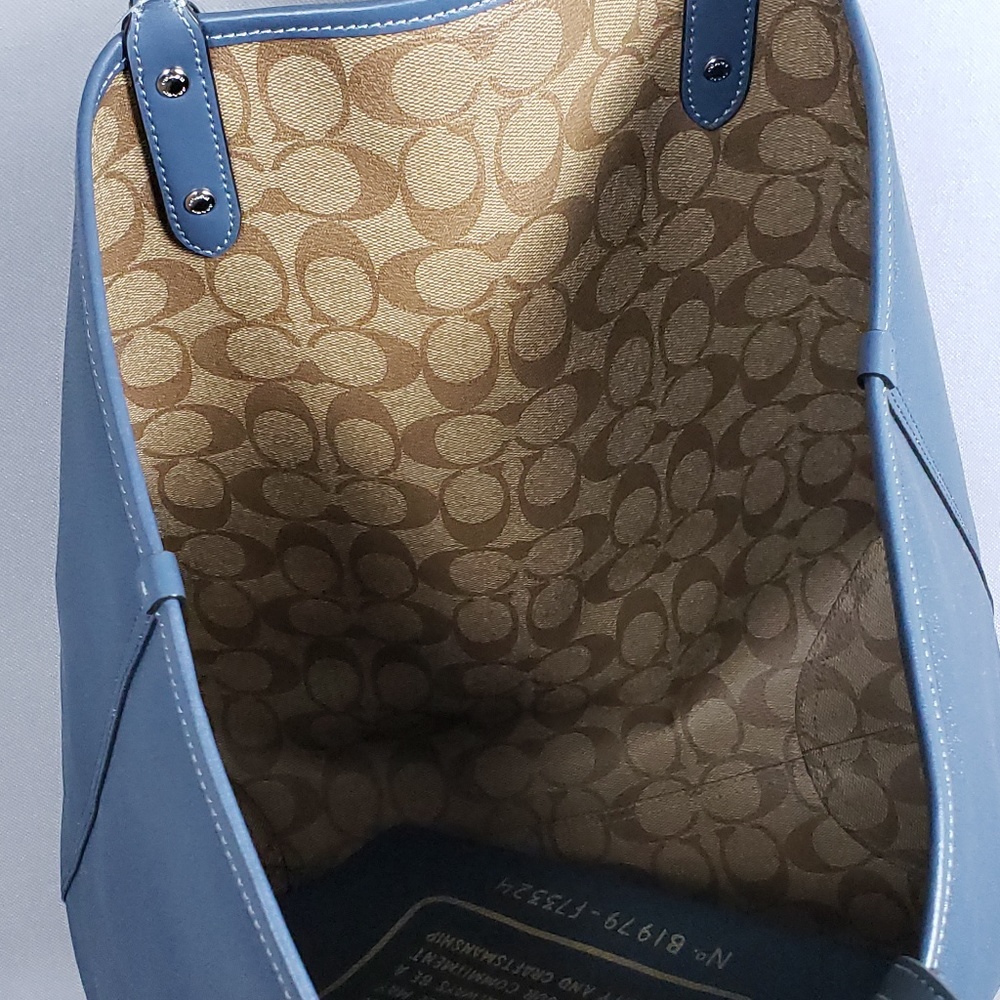 🆕 Coach Signature Rainbow City Reversible Tote - Picture 7 of 8